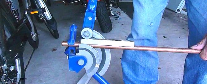 Pipe bender for copper tubes