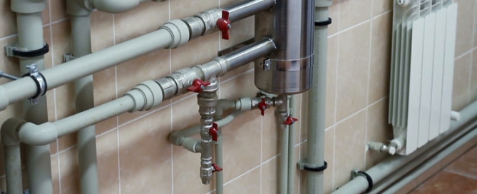 Closed heating system of a private house